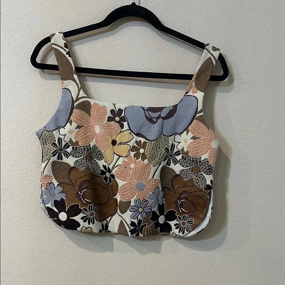 Floral Patterned Crop Top - Picture 4 of 4